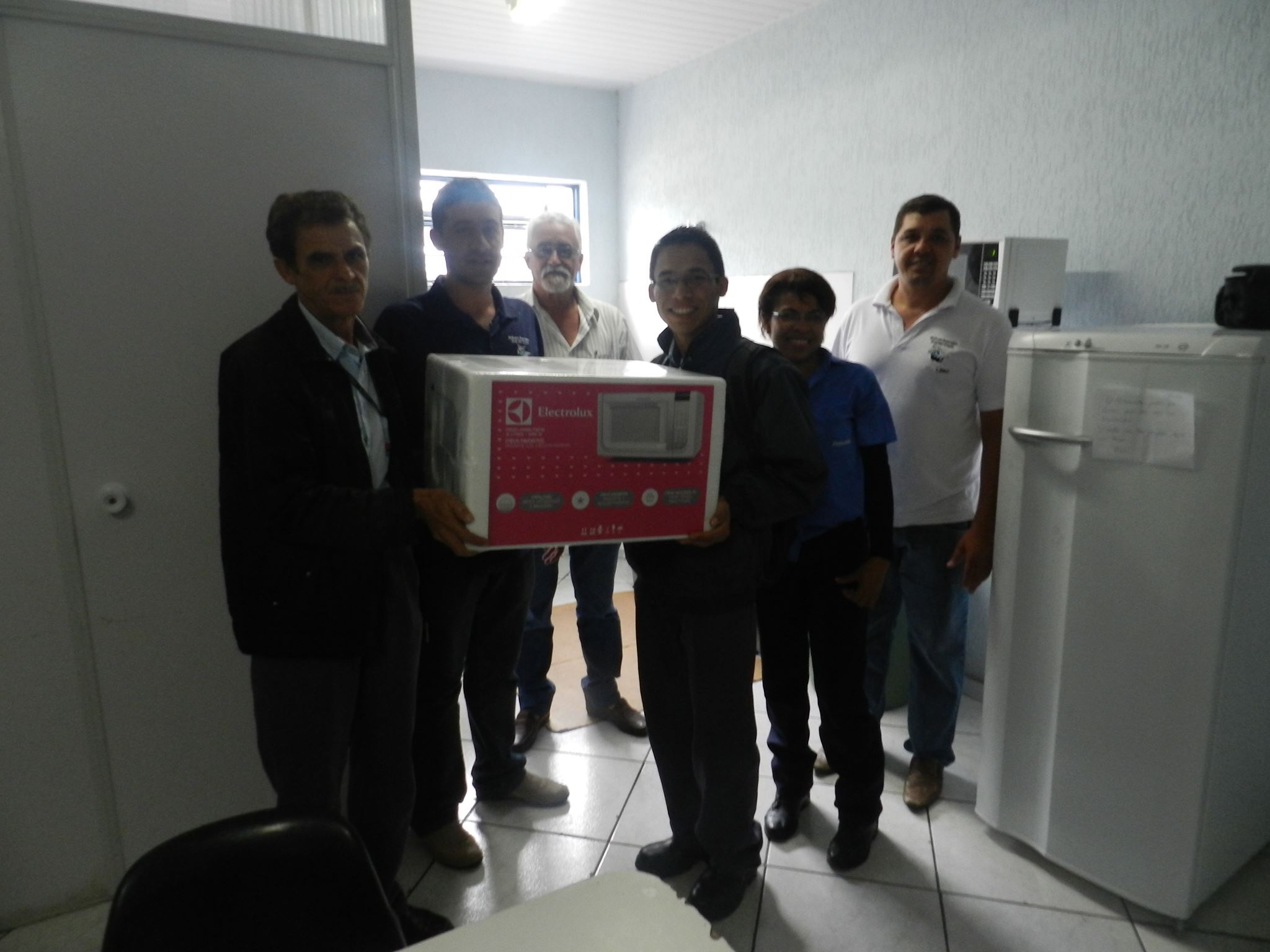 Entrega de microondas no Terminal Central